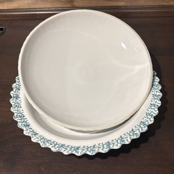 ABC Distributing Beautiful Pattern Blue Hearts Ceramic Pie Plate with Lid - Picture 10 of 12